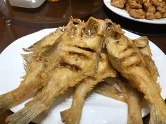 炸偏口鱼-方城小吃店