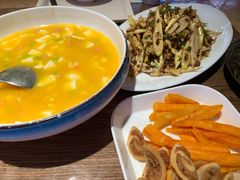 蟹黄豆花-龙少爷碳火干锅(环球中心店)