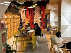 -新华里咖啡书吧(新华书店小寨店)