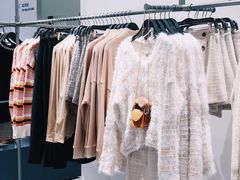 -URBAN REVIVO(欢乐海岸购物中心店)