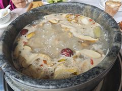 特色石锅鸡-鲁朗边巴次仁农家石锅