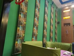 -香巴拉云南餐厅(华莱坞店)