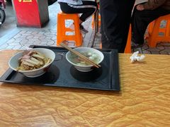 -松树干拌面店