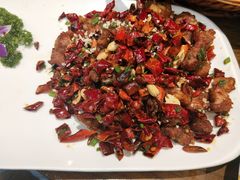 -阿瓦山寨·湘菜现炒·剁椒鱼头王(咸阳总店)