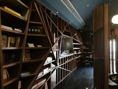 -钟书阁(松江泰晤士小镇店)