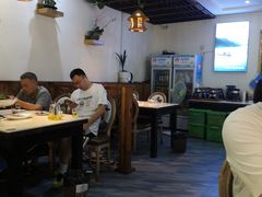 大堂-魏铭鱼头捞饭(晋阳路店)