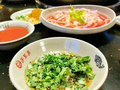 -茅草房·河畔园林火锅