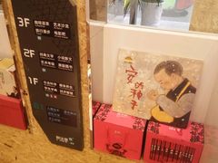 -新华里咖啡书吧(新华书店小寨店)