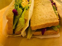 香浓吞拿鱼彩蔬大嘴三明治-星巴克(杭州嘉里中心4F店)