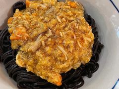 乌金拌面-蟹黄鱼·楼上面馆(外滩中央旗舰店)