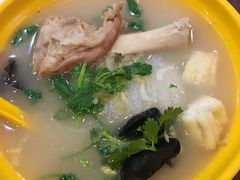 大骨头粉丝汤-小杨生煎(金山百联购物中心3楼店)