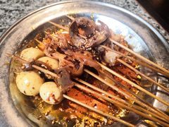 冷锅串串荤-小街天府