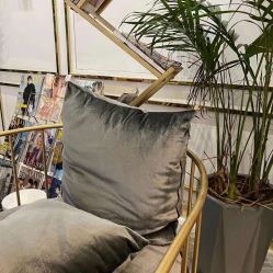 -初颜品佑肌肤管理