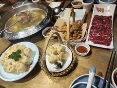 -左庭右院鲜牛肉火锅(金山万达店)