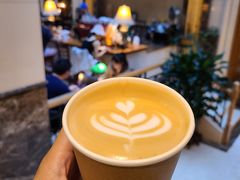垃圾桶拿铁-阿什卡咖啡馆ESSCA COFFEE(塔里木石油宾馆店)