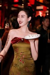 -Renee芮亦婚纱(原丽莎)