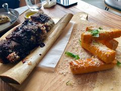 牛肋排配玉米条-Mercato莫卡多露台餐厅与酒吧(K11店)