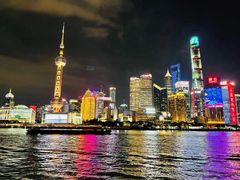 -黄浦江游览十六铺3号码头网红自助餐