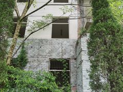 -四川汶川特大地震漩口中学遗址