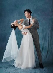 -雪中彩影婚纱摄影·微光艺术中心