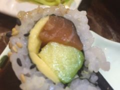 芝士三文鱼牛油果卷-米彩料理(西丽店)