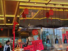 -大中华希尔顿酒店-念自助餐·嗨啤·小龙虾