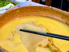 -鲜入围煮花胶鸡海鲜火锅
