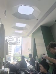 点击看大图 -八佰伴8008星级形象店