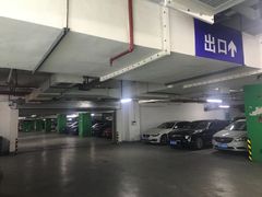 -丽丰购物中心·停车场