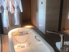 -上海佘山世茂艾美酒店