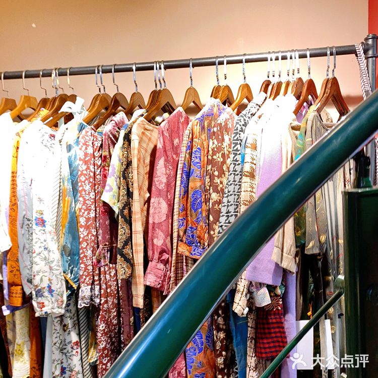 成都古着探店|建设路 过去百货公司👔