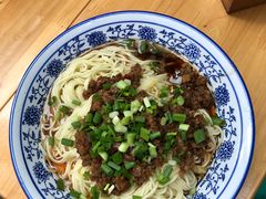 -渝之汇牛肉豌杂面