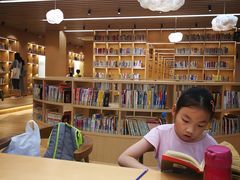 -漕河泾街道图书馆(漕河泾社区文化活动中心店)