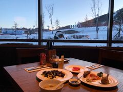 靠窗位-长白山凯悦酒店·市集咖啡厅