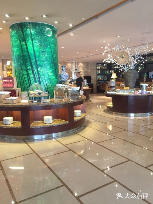 厦门悦华酒店·绿庭主题自助餐厅自助取餐区图片