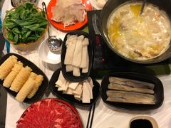 -鲜入围煮花胶鸡海鲜火锅