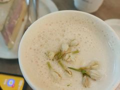 拿铁-Seesaw Coffee(上海国金中心店)