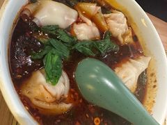 红油鲜肉抄手-锦府盐帮·侯宅(五棵松万达店)