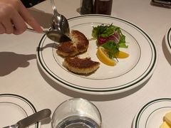 招牌蟹肉饼-Wolfgang’s Steakhouse 沃夫冈牛排馆(上海白玉兰广场店)