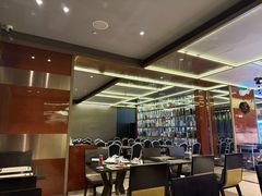 -大中华希尔顿酒店-念自助餐·嗨啤·小龙虾