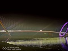 -南京眼步行桥