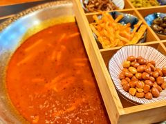 -老牌坊云南鱼豆花火锅(哈西万达店)