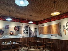 大堂-岳记兴隆·青城腊排铜火锅(融创店)
