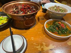 -老滇山寨•云南特色菜•地方菜•民族风情歌舞表演(金碧店)