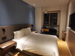 -上海虹桥西郊假日酒店