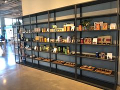 面包甜点陈列柜-dotcom coffee古点咖啡(致真大厦店)