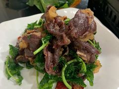 藏家牦牛干巴-藏味八珍特色火锅