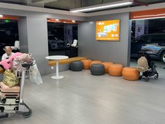 -一嗨租车(凤凰机场店)