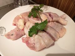 吃稻谷文昌鸡-千岛蚝高压锅生蚝·人参火锅(白云万达店)