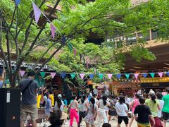 -瑞虹新天地月亮湾